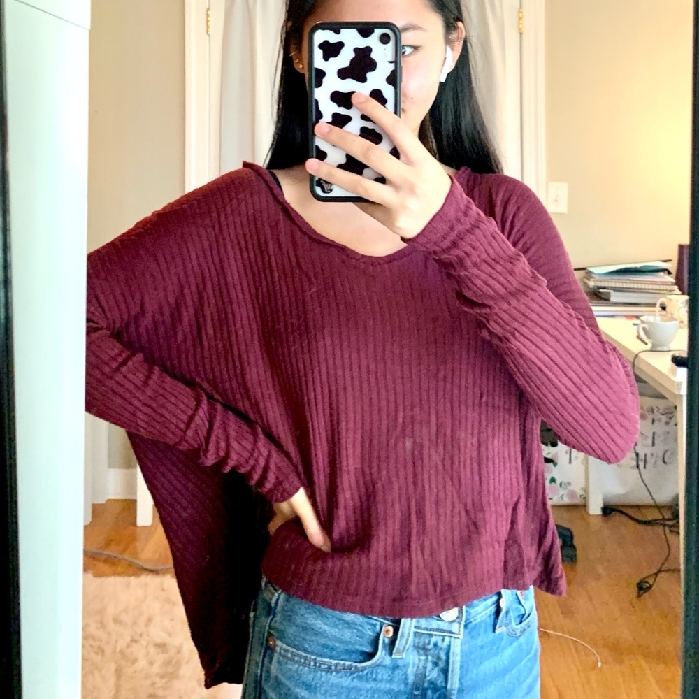 American eagle long sleeve- runs big